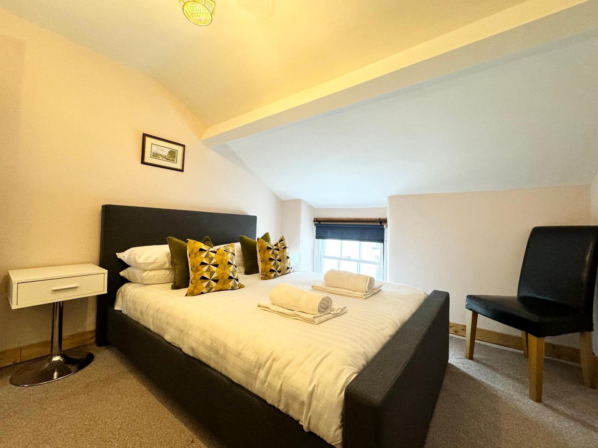 The Old Locksmith Cottage, 3 - Bed, Sleeps 6, Pets Welcome *