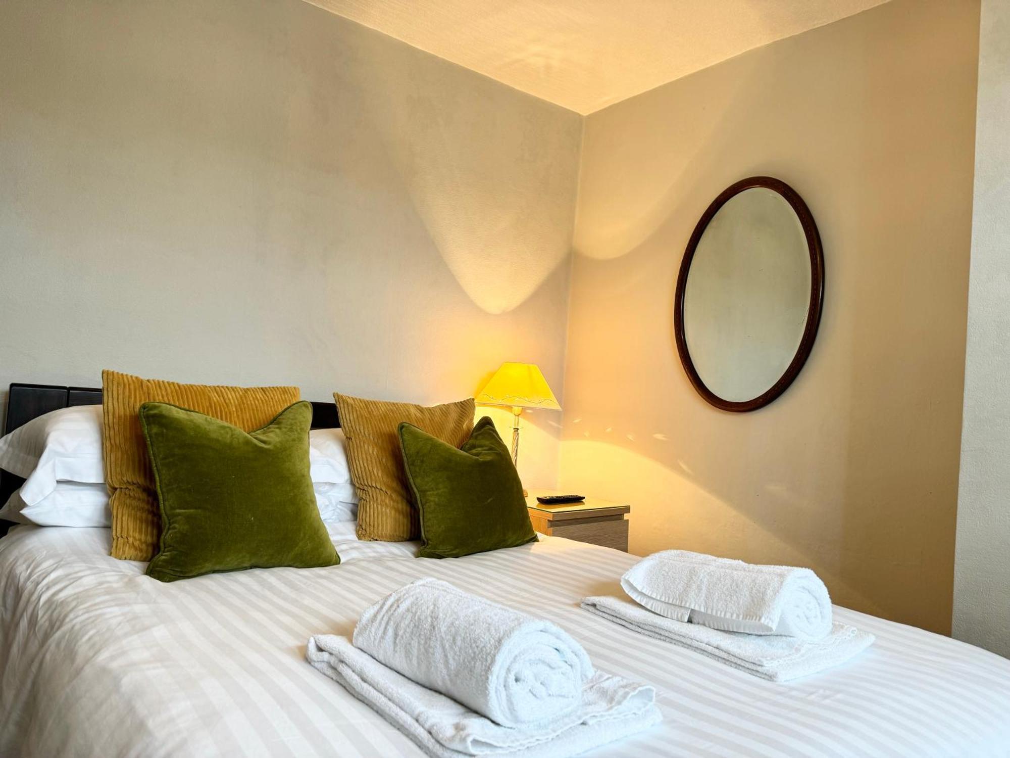 The Old Locksmith Cottage, 3 - Bed, Sleeps 6, Pets Welcome * Ulverston